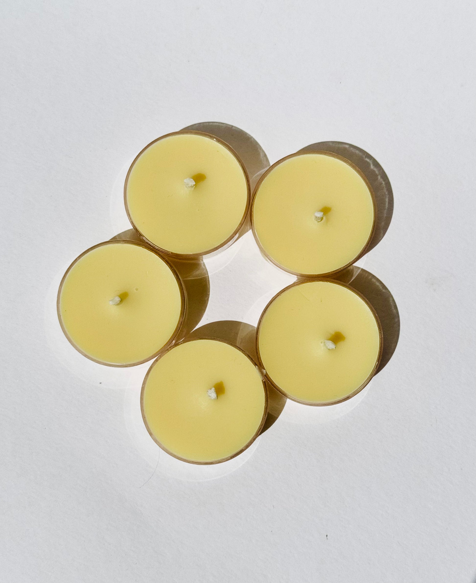 lemon scented round acrylic tealights candle